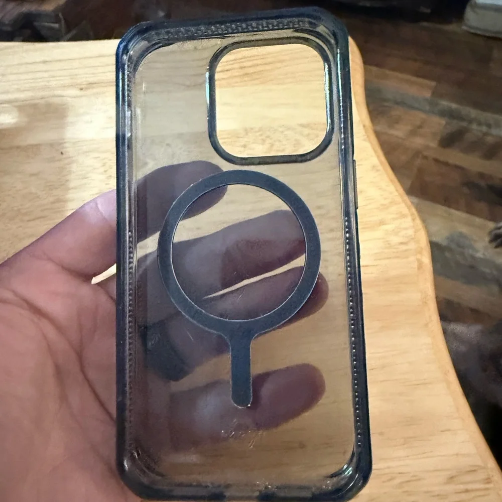 Men’s iPhone 14 Pro cases.